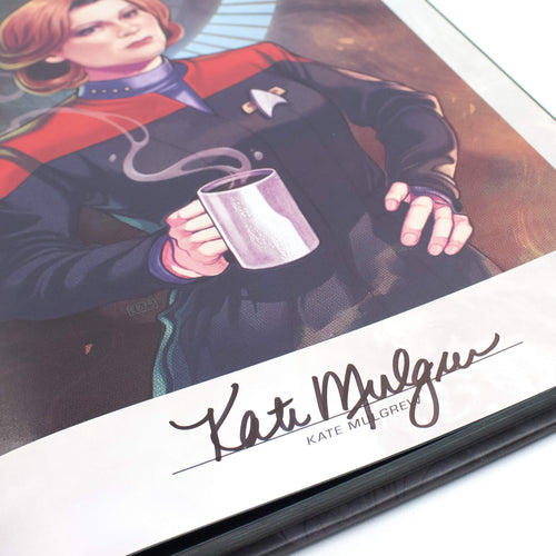 Star Trek: Voyager--Homecoming - IDW Exclusive Signed Hardcover, IDW Publishing product photograph