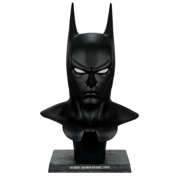 Batman Cowl (Batman Beyond) 1:1 Scale Cowl Replica, DC Direct figure, McFarlane Toys product photograph